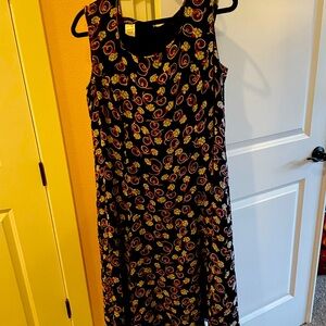 Black and red printed sleeveless dress in 16W